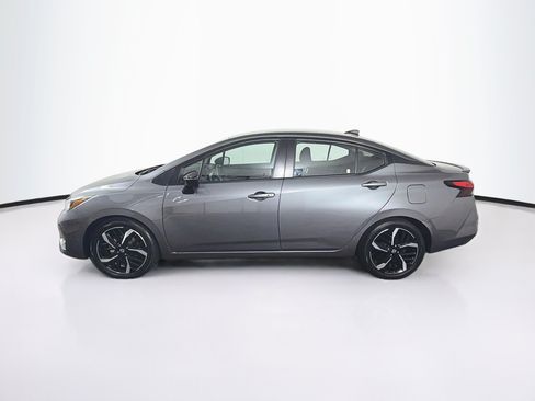 Used 2025 Nissan Versa SR FWD image 4