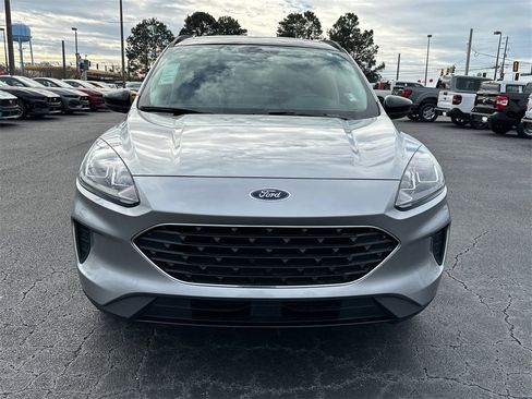 Certified 2022 Ford Escape SE w/ SE Sport Appearance Package image 2