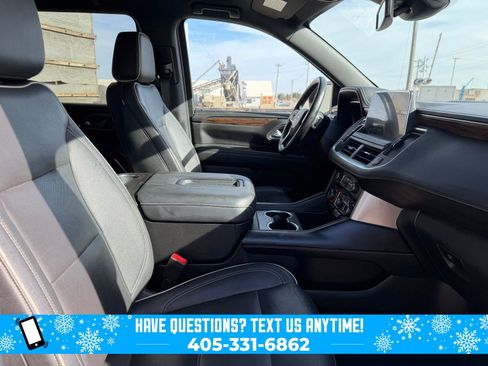 Used 2023 Chevrolet Suburban Premier image 6