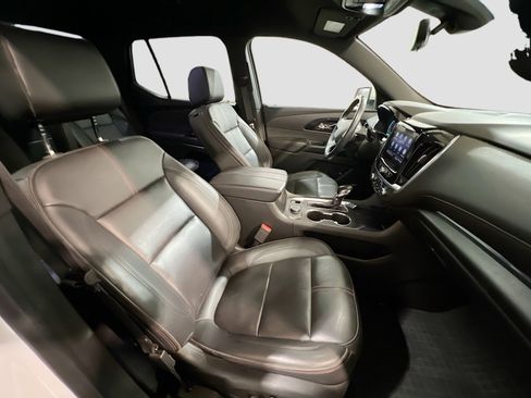 Used 2022 Chevrolet Traverse RS w/ LPO, Floor Liner Package image 22