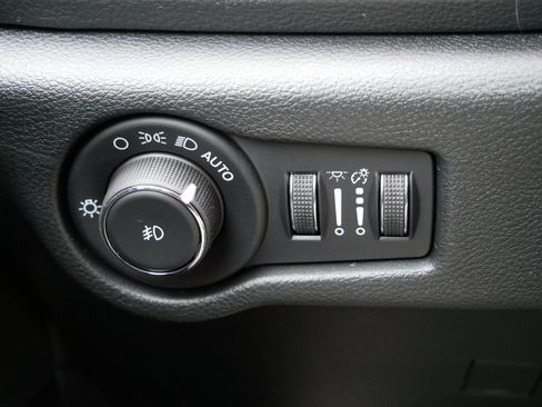 New 2026 Chrysler Pacifica Select image 19