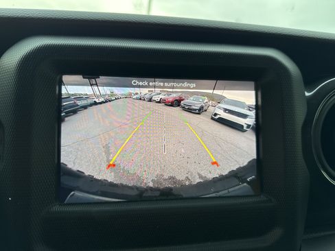 Used 2022 Jeep Wrangler Unlimited Sport image 23