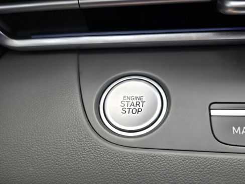 Certified 2025 Hyundai Elantra SEL FWD image 21