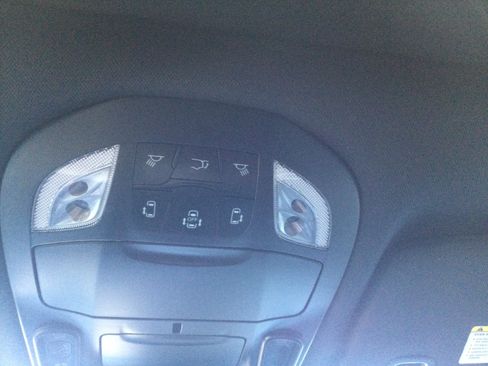 Used 2021 Chrysler Pacifica Limited w/ Uconnect Theater Family Group AWD/4WD image 12