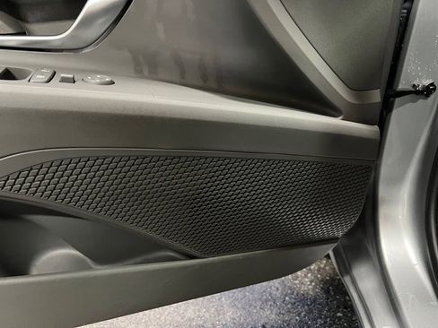 Used 2022 Hyundai Elantra SEL w/ Preferred Accessory Package image 11