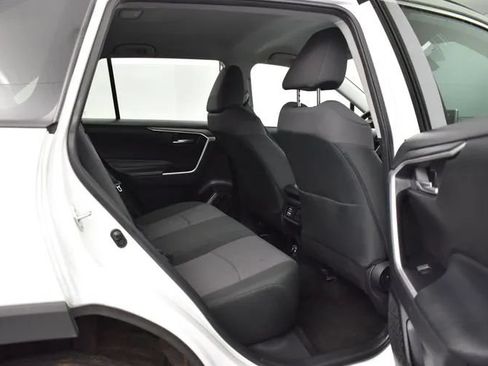Used 2024 Toyota RAV4 XLE FWD image 18