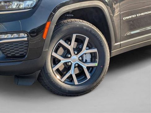 New 2025 Jeep Grand Cherokee Limited image 10