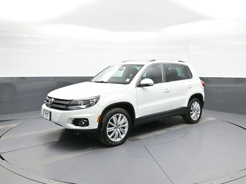 Used 2015 Volkswagen Tiguan SE image 10