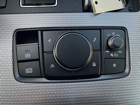 Certified 2025 MAZDA CX-70 3.3 Turbo w/ Preferred Package image 21