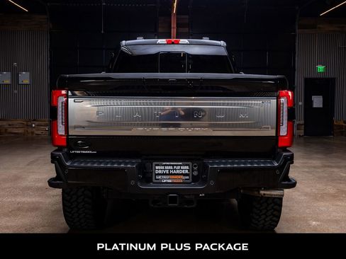 Used 2025 Ford F250 Platinum w/ Platinum Plus Package image 7