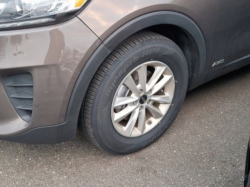 Used 2019 Kia Sorento LX w/ Option Group 020 image 6