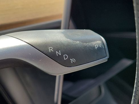 Used 2022 Tesla Model Y Performance image 27