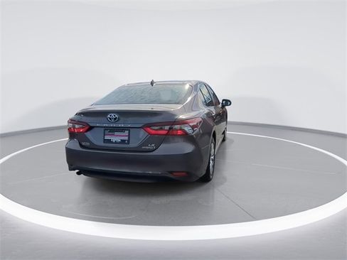 Used 2023 Toyota Camry LE image 7