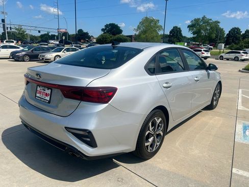 Used 2019 Kia Forte LXS FWD image 6