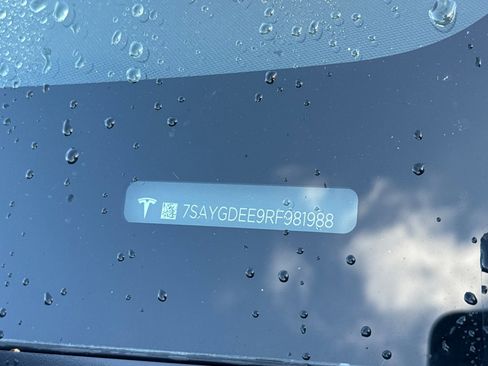 Used 2024 Tesla Model Y Long Range image 3