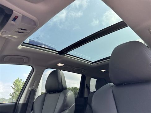 Certified 2025 Subaru Ascent Bronze Edition w/ Onyx Package image 26