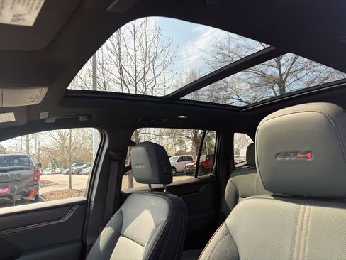 Used 2024 GMC Acadia AT4 w/ Luxury Package image 20