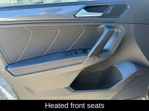 Used 2023 Volkswagen Tiguan SE image 14