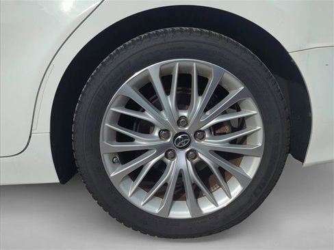Used 2019 Toyota Camry XLE FWD image 6