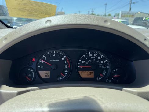 Used 2014 Nissan Frontier SV AWD/4WD image 19