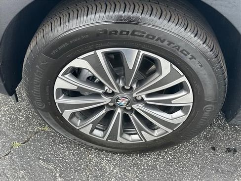 Certified 2025 Buick Envision Preferred AWD/4WD image 36