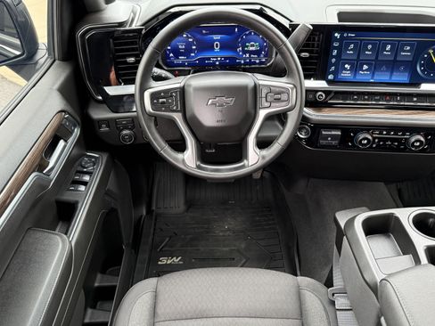 Used 2024 Chevrolet Silverado 1500 RST AWD/4WD image 19