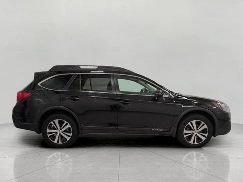 Used 2018 Subaru Outback 2.5i Limited AWD/4WD image 11