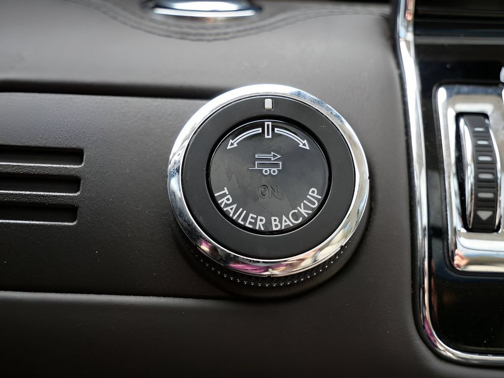 Used 2024 Lincoln Navigator L Black Label AWD/4WD image 25