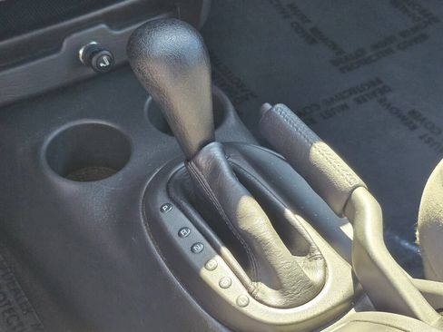 Used 2004 Chrysler Sebring LX FWD image 29