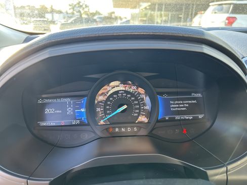 Used 2024 Ford Edge Titanium w/ Titanium Elite Package image 11