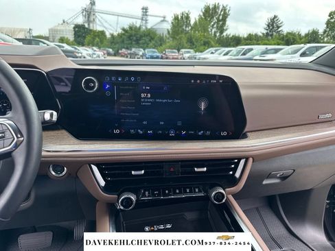 Used 2026 Chevrolet Suburban High Country w/ Sun And Tow Package AWD/4WD image 26