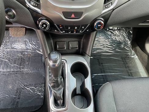 Used 2017 Chevrolet Cruze LT w/ Convenience Package FWD image 24