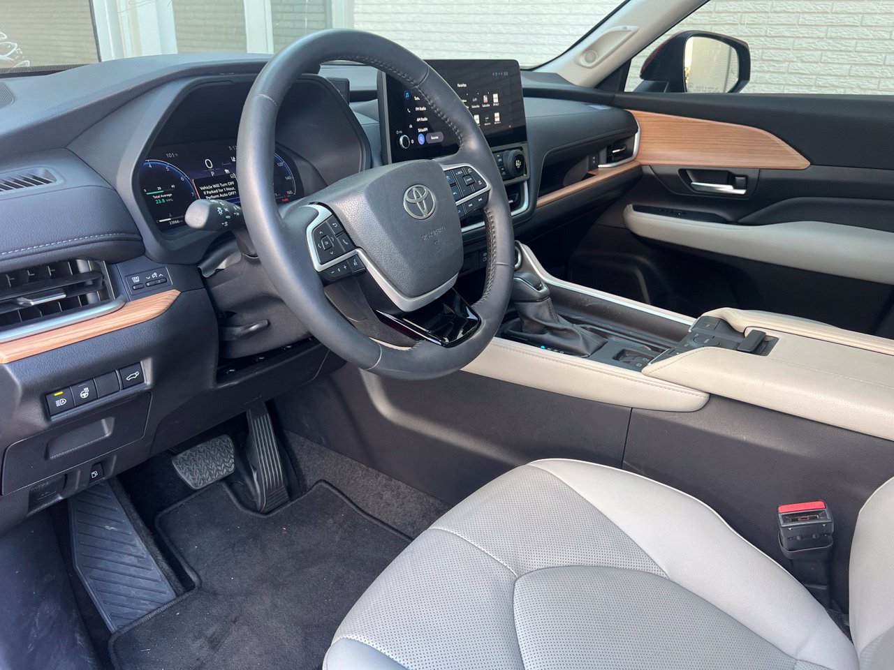 Used 2025 Toyota Grand Highlander FWD image 9