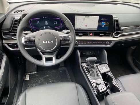 Used 2025 Kia Sportage EX FWD image 8