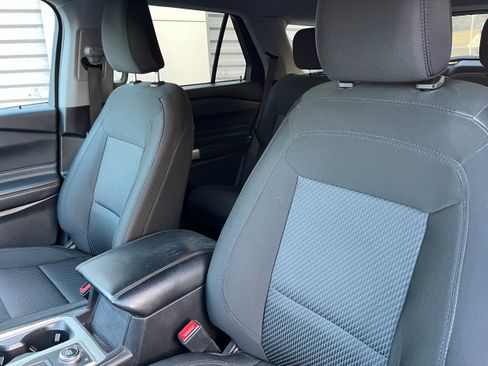 Certified 2023 Ford Explorer XLT w/ Class IV Trailer Tow Package image 8