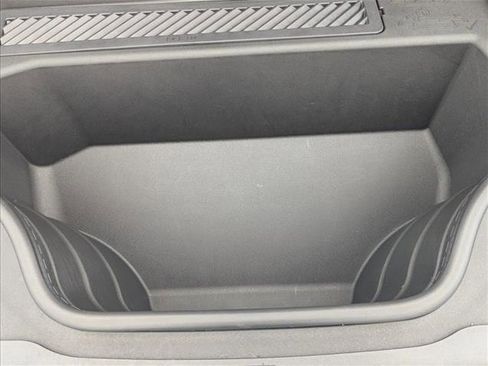 Used 2025 Audi A6 e-tron Premium Plus image 24