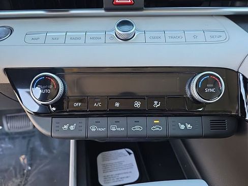 New 2026 Hyundai Elantra Limited image 31