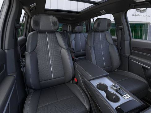 New 2026 Cadillac Vistiq Luxury w/ LPO, Floor Liner Package AWD/4WD image 16