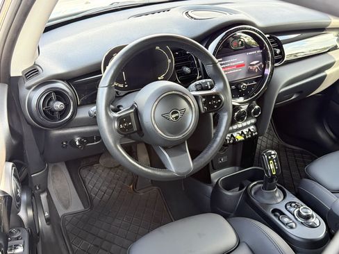Used 2024 MINI Cooper SE FWD image 3