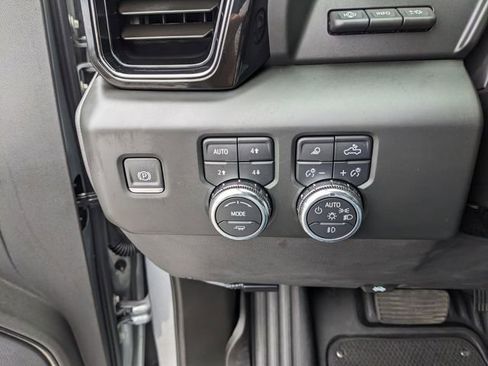 Used 2025 GMC Sierra 1500 AT4 w/ AT4 Premium Package AWD/4WD image 29