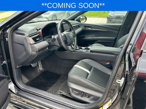 Certified 2025 Toyota Camry SE FWD image 9
