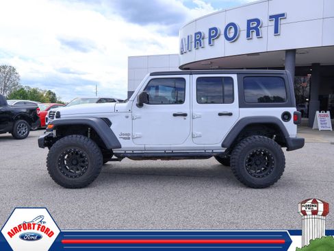 Used 2018 Jeep Wrangler Unlimited Sport S image 2