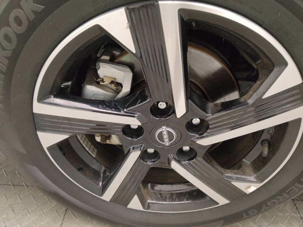Used 2025 Nissan Sentra SV FWD image 31