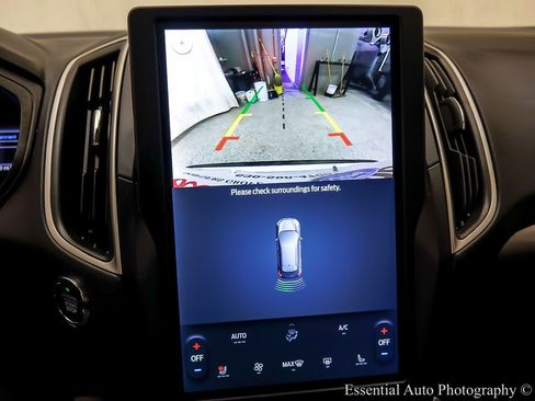 Used 2024 Ford Edge SEL w/ Convenience Package image 19