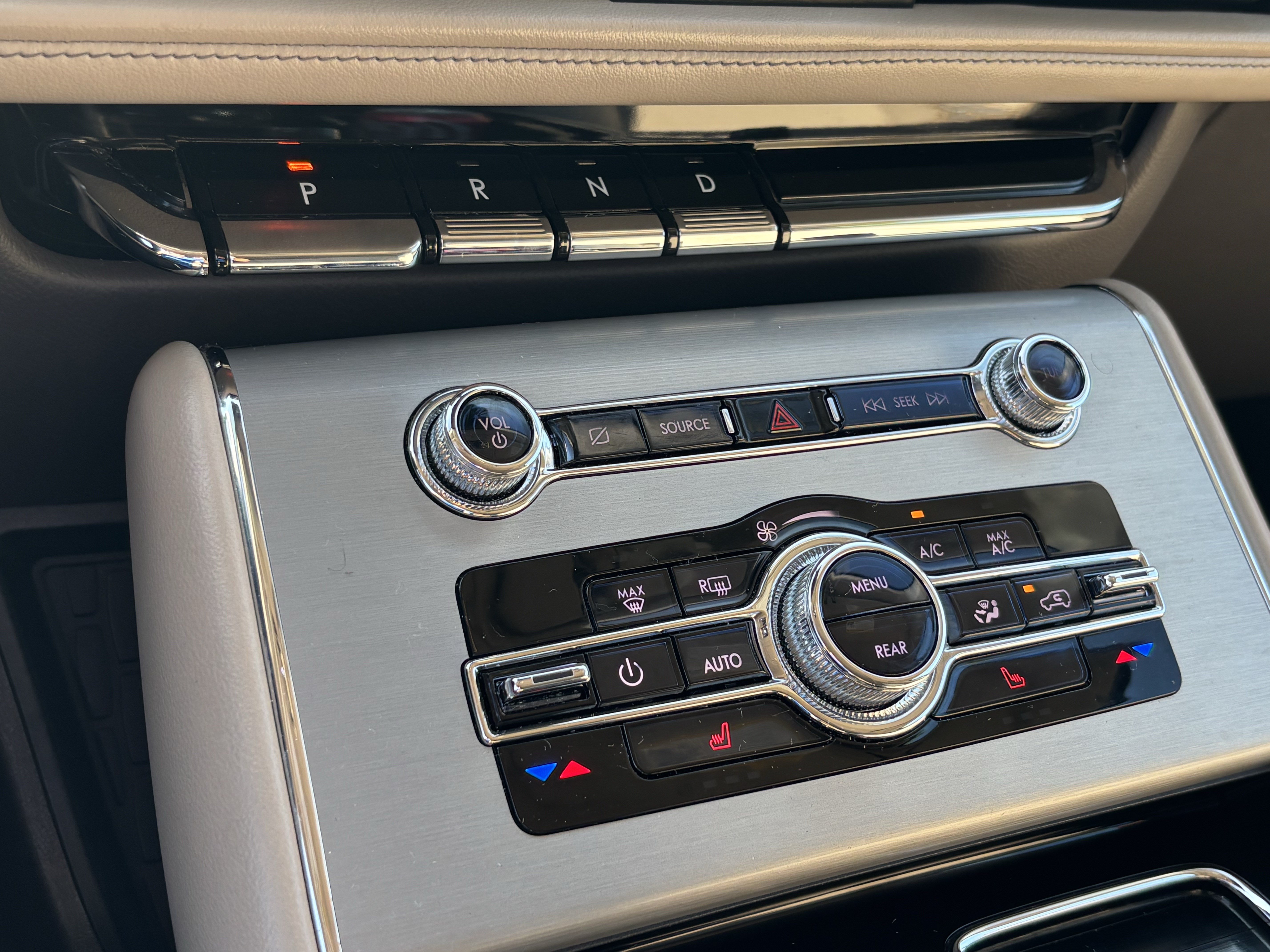 Used 2022 Lincoln Aviator AWD w/ Premium Package image 31