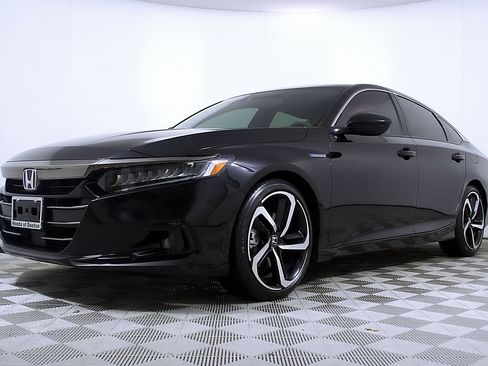Used 2022 Honda Accord Sport image 2