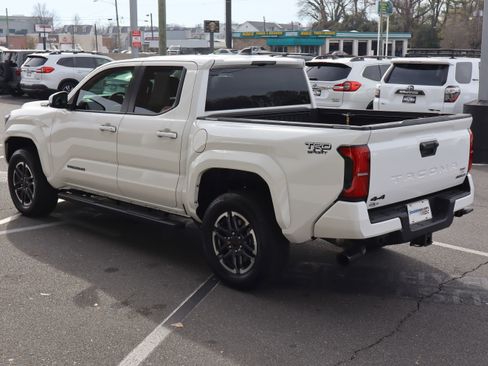 Used 2025 Toyota Tacoma TRD Sport image 8