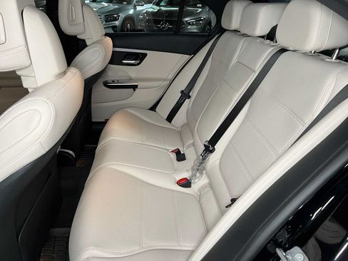 Certified 2026 Mercedes-Benz C 300 4MATIC Sedan image 21