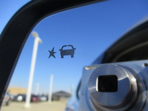 Used 2023 GMC Acadia SLE w/ Driver Convenience Package image 11