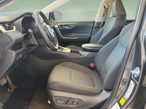 Used 2025 Toyota RAV4 XLE AWD/4WD image 18